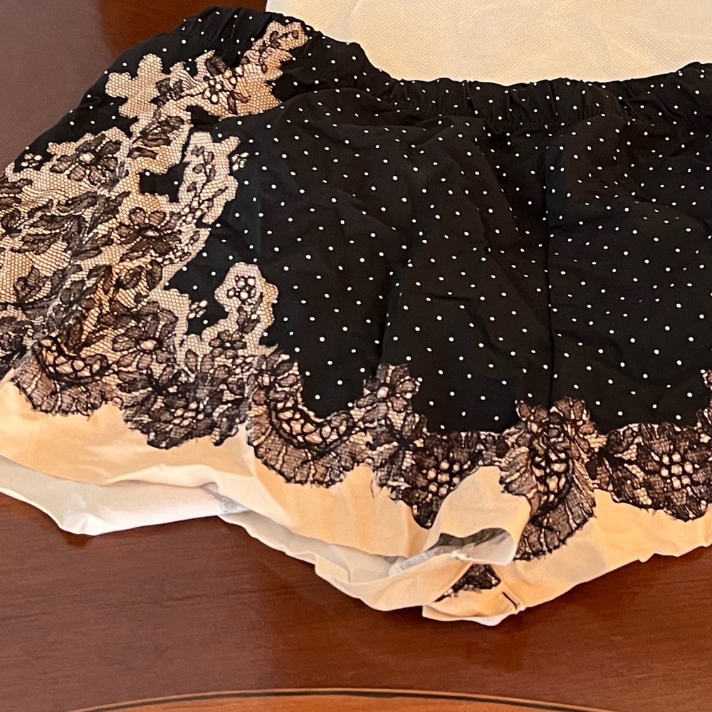 NWOT Commando Antique Lace Sleep Shorts. Sz M.